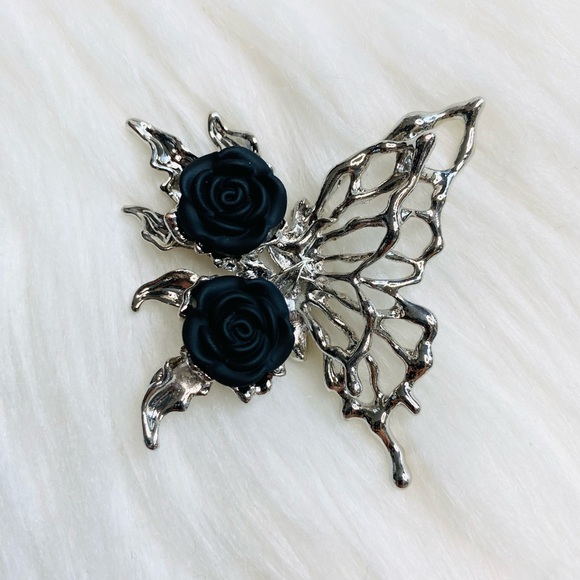 Arty Gothic Black Rose Butterfly Brooch Pin New - Picture 1 of 4